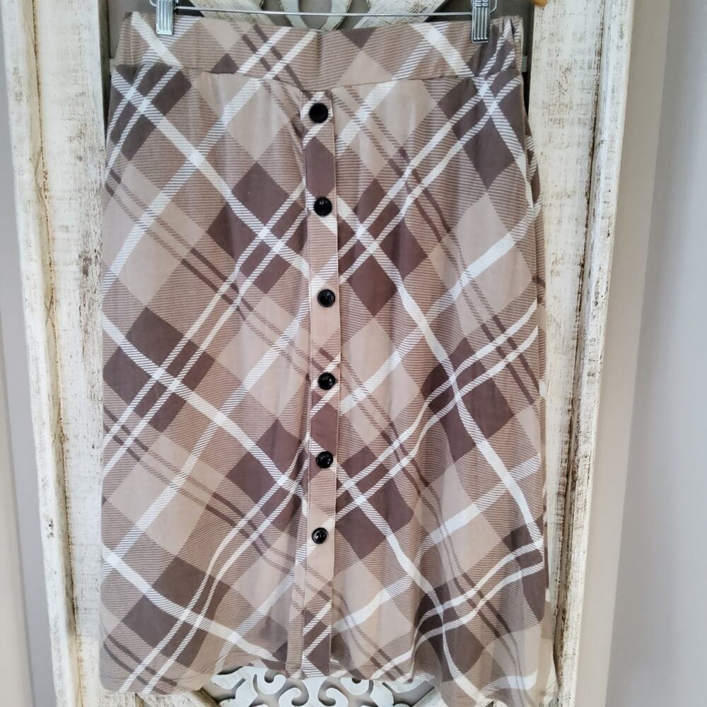 Robert Louis Plus 1X 3X Elastic Waist Soft Brushed Knit Button Midi Skirt Plaid